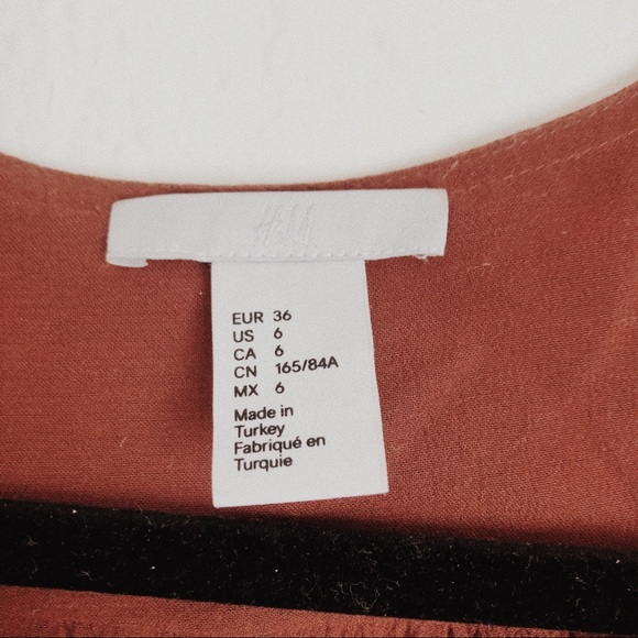 🚚 MOVING SALE! 🚚 Burgundy faux button blouse - Picture 2 of 3